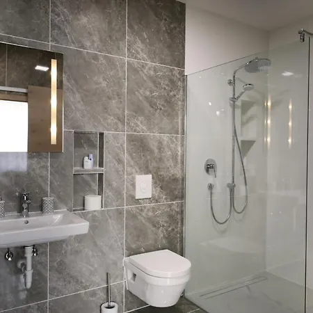 Pensión Gaestehaus Zeppelin 3*