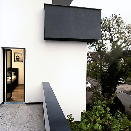 Gaestehaus Zeppelin Pensión 3*