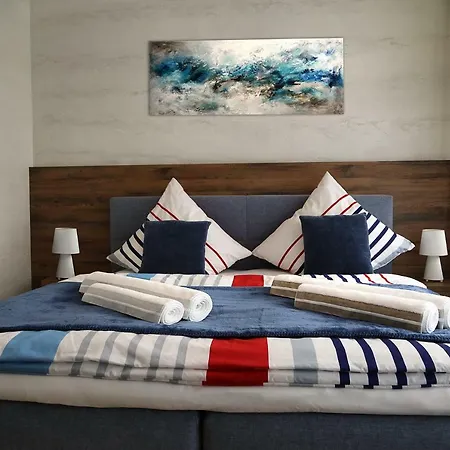 Gaestehaus Zeppelin Pensión 3*