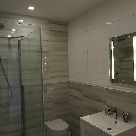 Gaestehaus Zeppelin Pensión 3*